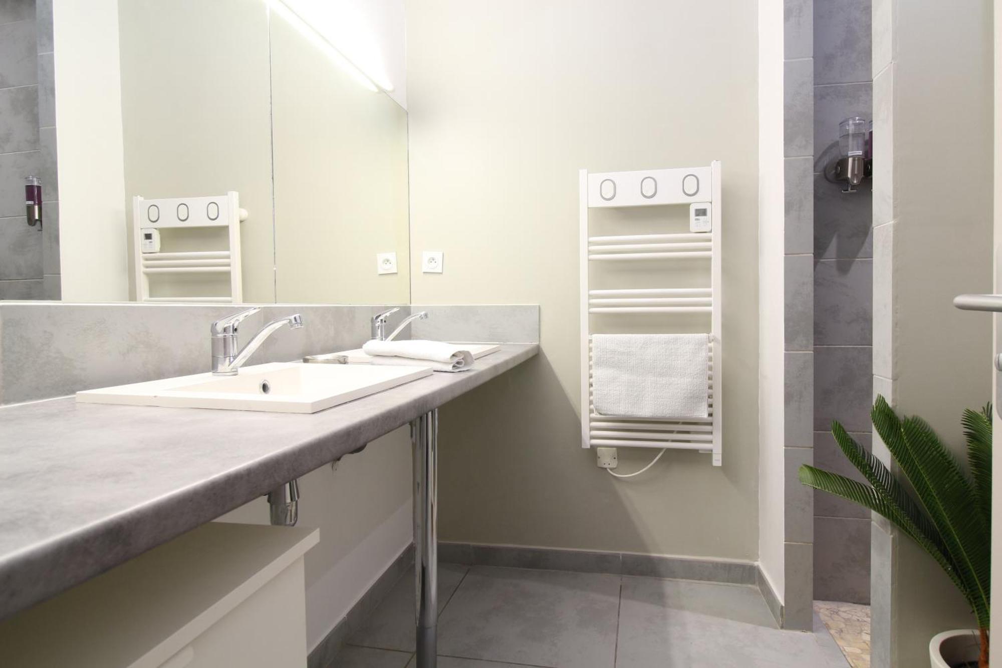 T3 Appartement Hypercentre Proche Commerce- Parking - 2 Chambres Wifi Gratuit Avignon Exterior photo